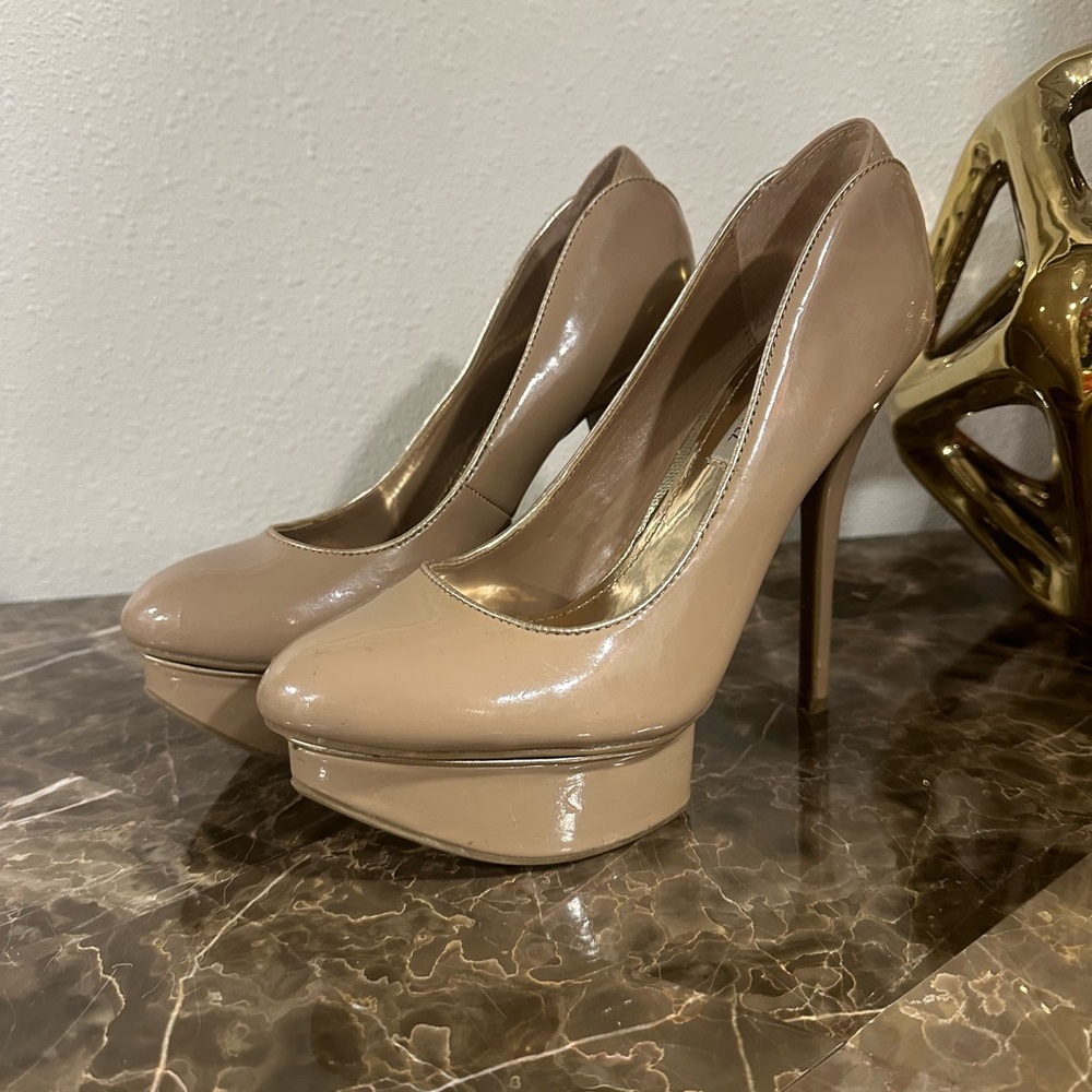 Nude Platform Pumps 💎
